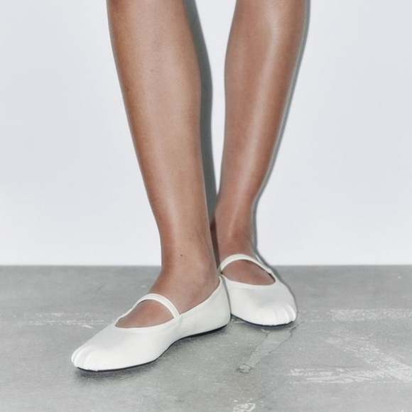 Zara RUCHED BALLET FLATS. White. Size 7.5. New with Tags. - Picture 1 of 7